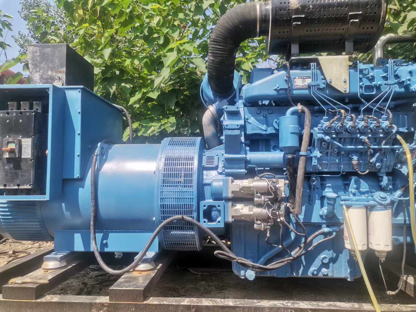 苍梧详细说明降低 800kW 柴油发电机输出电流波动的方法