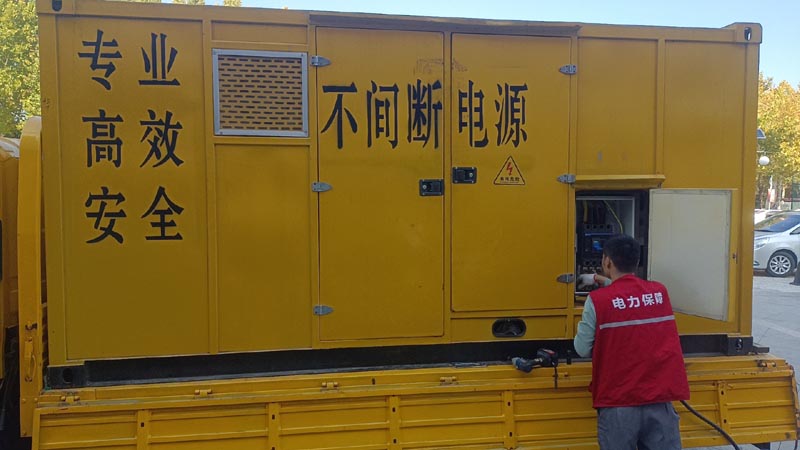 苍梧柴油发电机组和UPS电源配合使用时，如何避免切换过程中的电力中断？