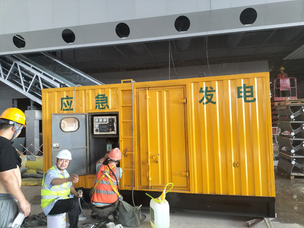 苍梧怎样判断空气滤清器是否需要更换？